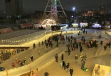 Photo of Даже ночью светло в ледовом городке на Левобережье – видео
